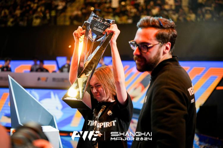 注意身体呀~BLG中野Rank训练至凌晨三点 全力备战决赛