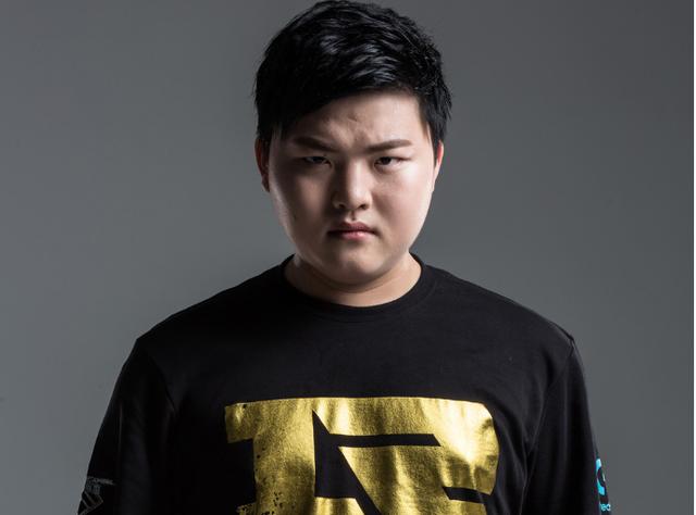 Ultra Prime 和 FunPlus Phoenix 获得胜利 - LPL 第二分区 2025 比赛日亮点